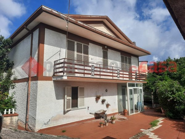casa indipendente in vendita a Veroli