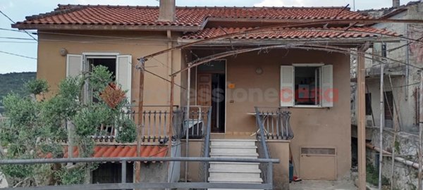 casa indipendente in vendita a Veroli