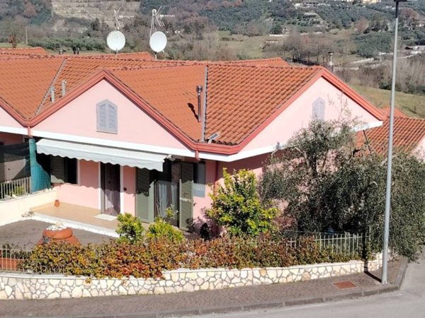 villetta a schiera in vendita a Veroli