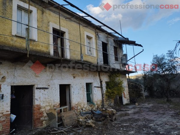 casa indipendente in vendita a Veroli