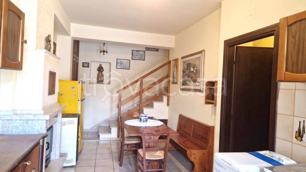 casa indipendente in vendita a Veroli in zona Castelmassimo