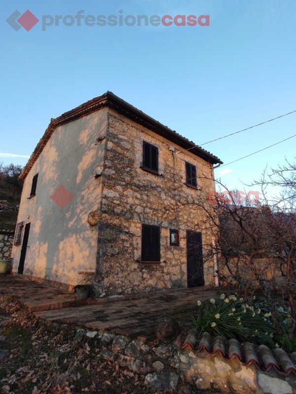 casa indipendente in vendita a Veroli