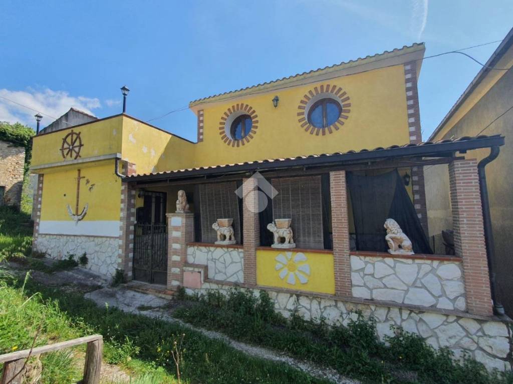 casa indipendente in vendita a Veroli