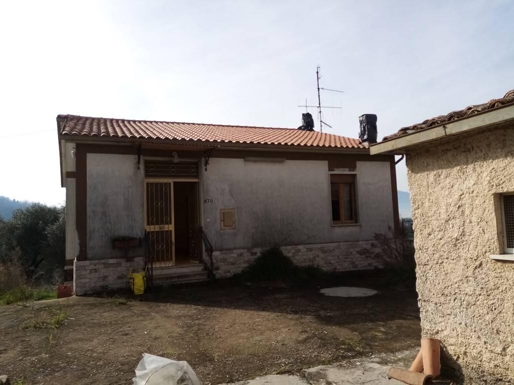 casa indipendente in vendita a Veroli in zona Castelmassimo