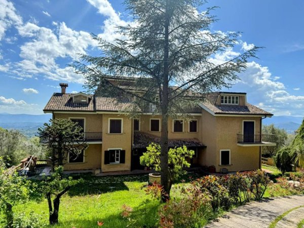 casa indipendente in vendita a Veroli