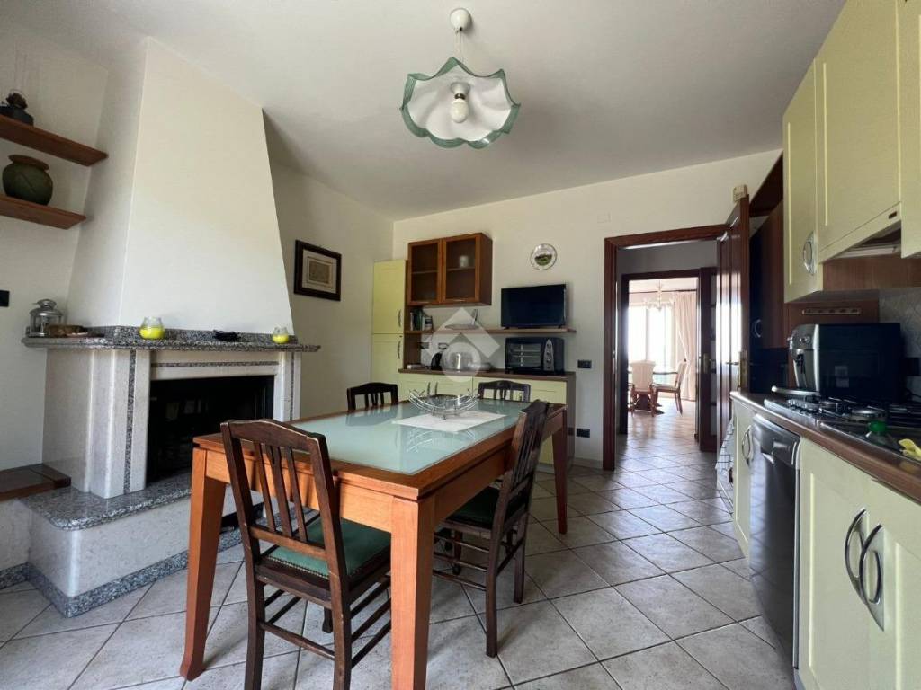 casa indipendente in vendita a Veroli in zona Santa Francesca