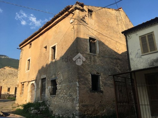 casale in vendita a Veroli in zona Santa Francesca