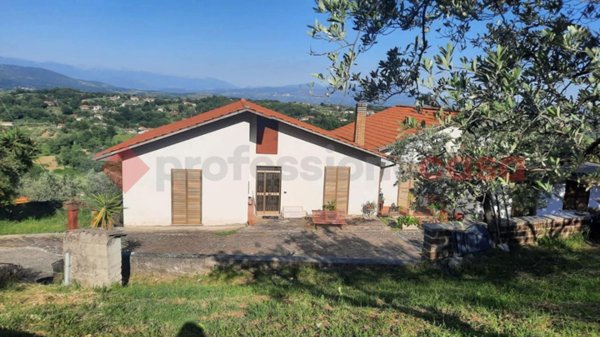 casa indipendente in vendita a Veroli