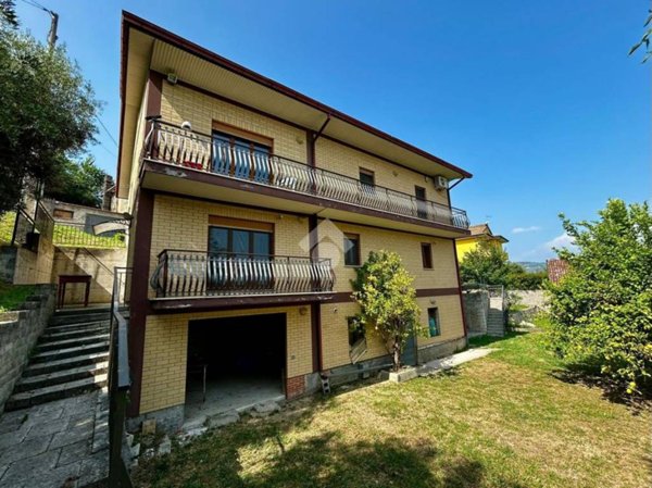 casa indipendente in vendita a Veroli