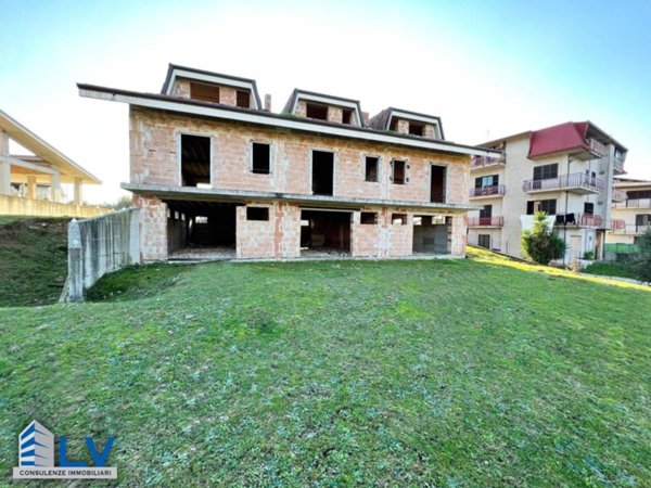casa indipendente in vendita a Veroli in zona Castelmassimo
