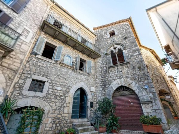 casa indipendente in vendita a Veroli in zona Castello