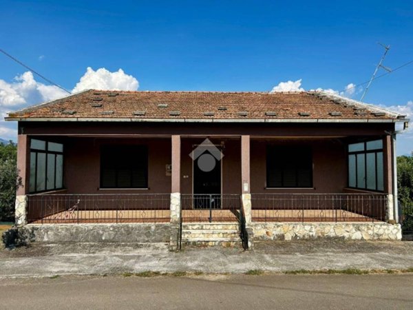 casa indipendente in vendita a Veroli
