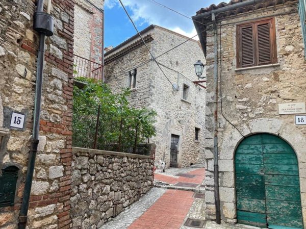 casa indipendente in vendita a Veroli