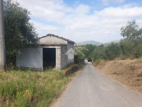 locale di sgombero in vendita a Veroli in zona Tretticatore