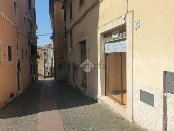 locale commerciale in vendita a Veroli