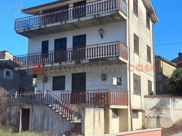 casa indipendente in vendita a Veroli in zona Cotropagno
