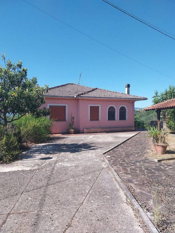 casa indipendente in vendita a Veroli
