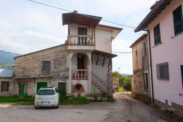 casa indipendente in vendita a Veroli