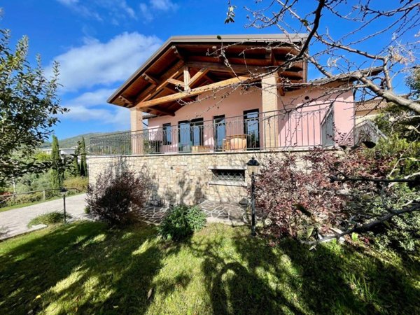 casa indipendente in vendita a Veroli in zona Case Cibba