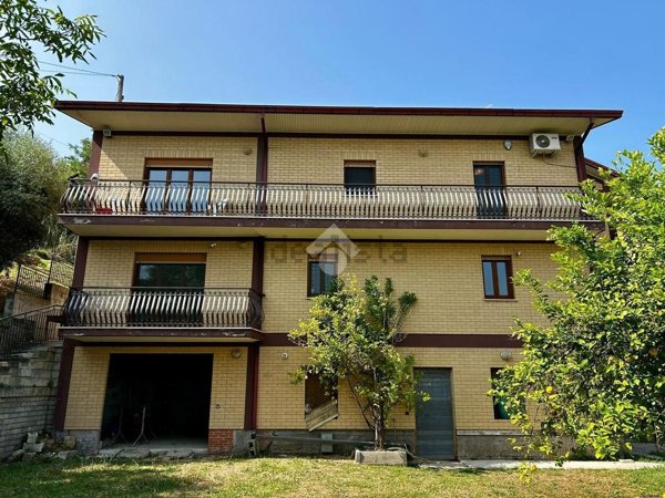 casa indipendente in vendita a Veroli