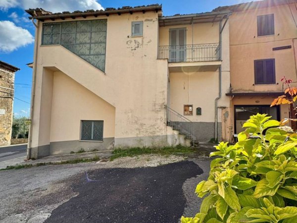 casa indipendente in vendita a Veroli in zona Santa Francesca