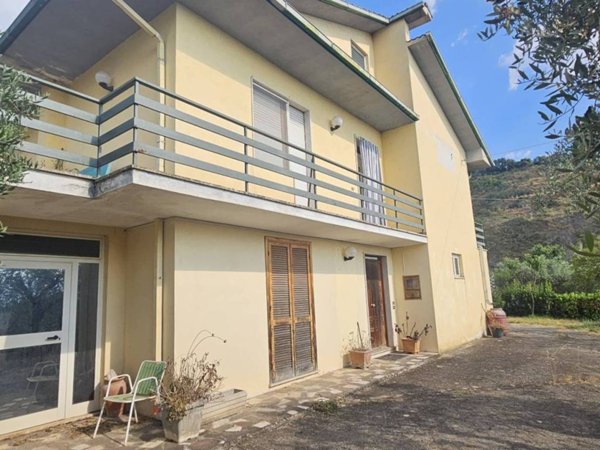 casa indipendente in vendita a Veroli