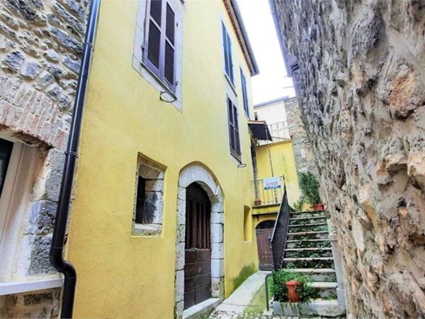 casa indipendente in vendita a Veroli