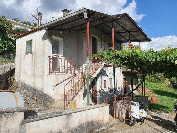 casa indipendente in vendita a Veroli