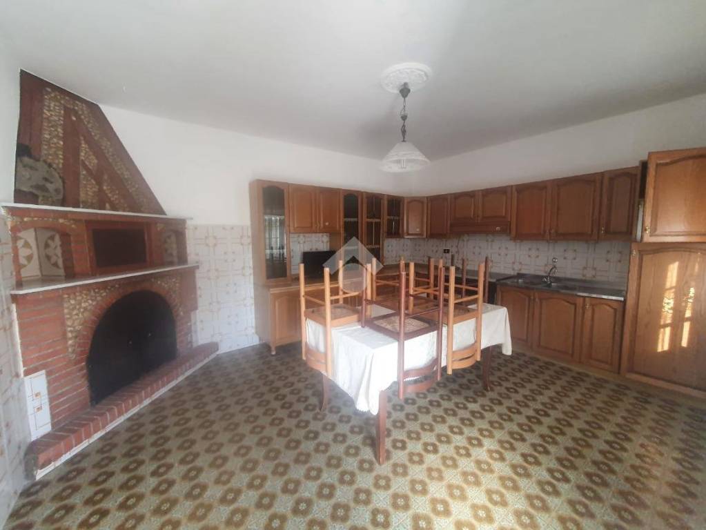 casa indipendente in vendita a Veroli in zona Torre Caravicchia