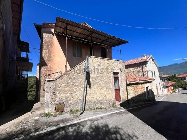 casa semindipendente in vendita a Veroli in zona Colleberardi