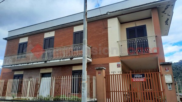 casa indipendente in vendita a Veroli