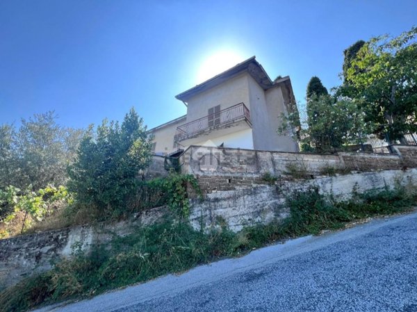 casa indipendente in vendita a Veroli