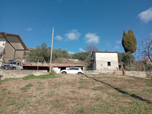 locale commerciale in vendita a Veroli in zona Colle Grosso