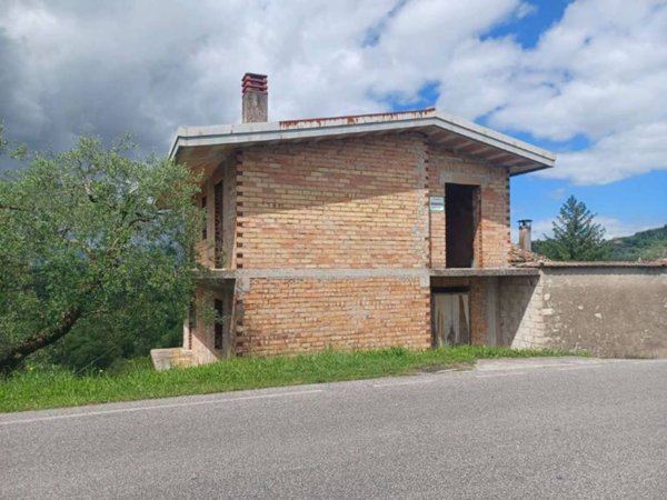 casa indipendente in vendita a Veroli in zona Giglio
