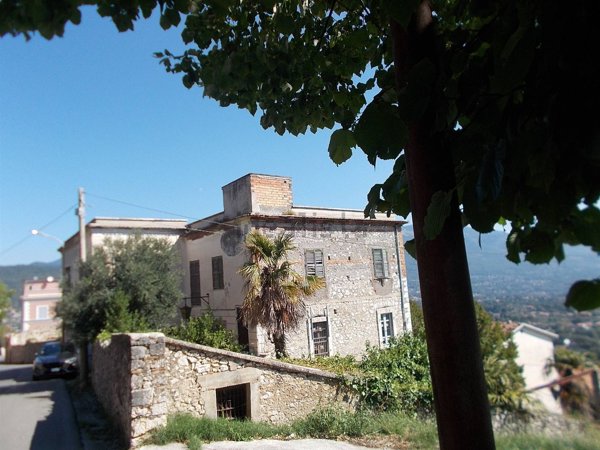 casa indipendente in vendita a Veroli