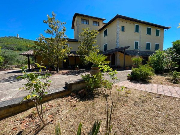 casa indipendente in vendita a Veroli