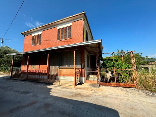 casa indipendente in vendita a Veroli