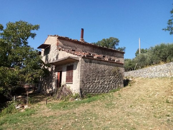 casa indipendente in vendita a Veroli in zona Santa Francesca