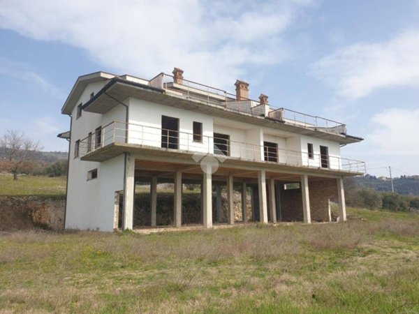 casa indipendente in vendita a Veroli