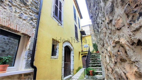 casa indipendente in vendita a Veroli