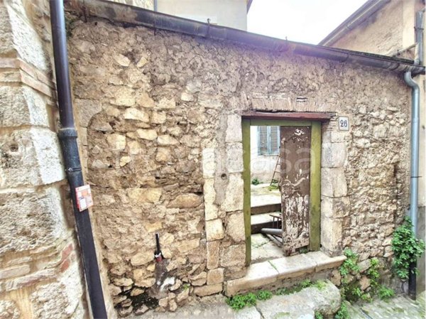 casa indipendente in vendita a Veroli