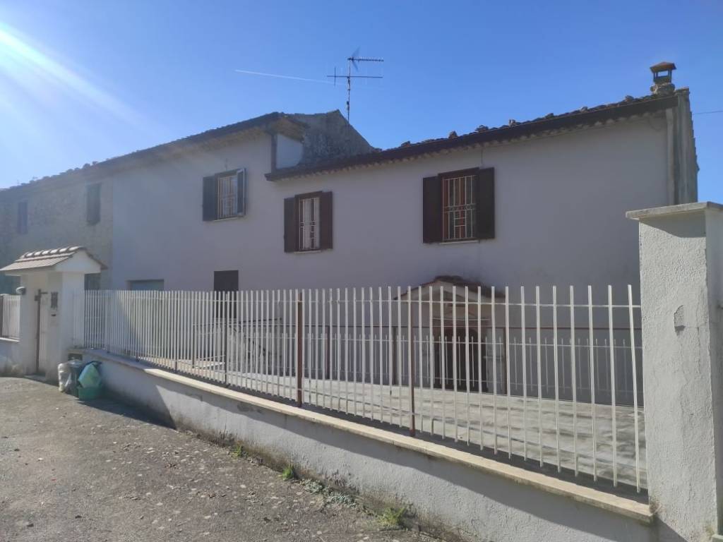 casa indipendente in vendita a Veroli