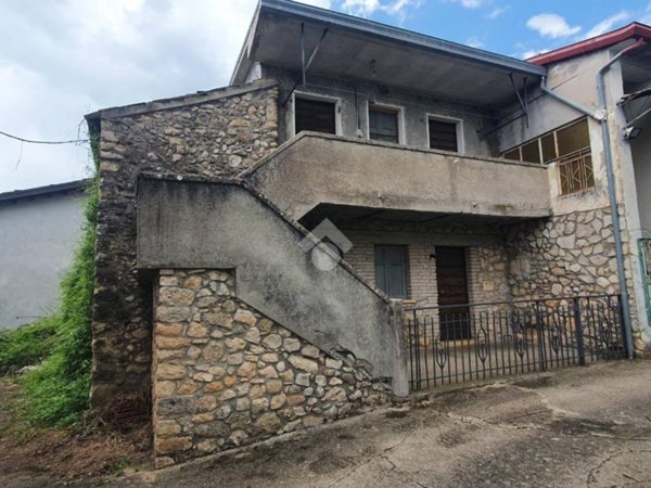 casa indipendente in vendita a Veroli in zona Case Scaccia