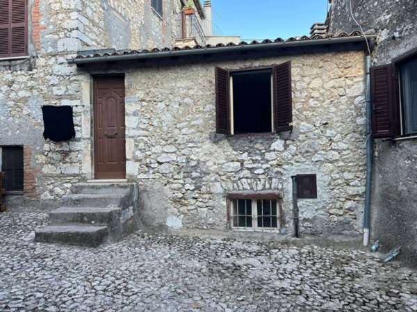 appartamento in vendita a Veroli in zona Case Scaccia