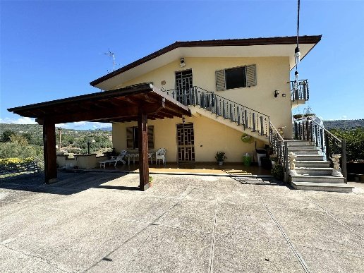 casa indipendente in vendita a Veroli in zona Colle Ciaffone
