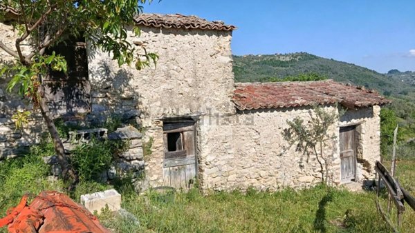 casa indipendente in vendita a Veroli