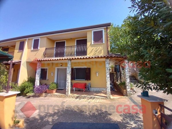 casa indipendente in vendita a Veroli in zona Madonna degli Angeli