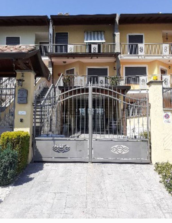 casa indipendente in vendita a Veroli in zona Giglio