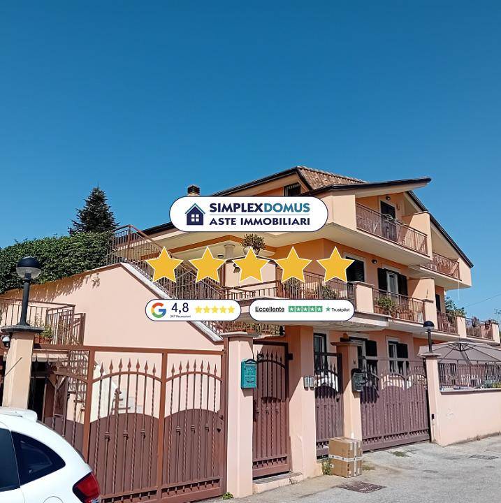 casa indipendente in vendita a Veroli in zona Case Scaccia