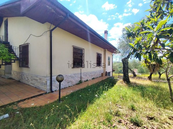 casa indipendente in vendita a Veroli in zona Giglio